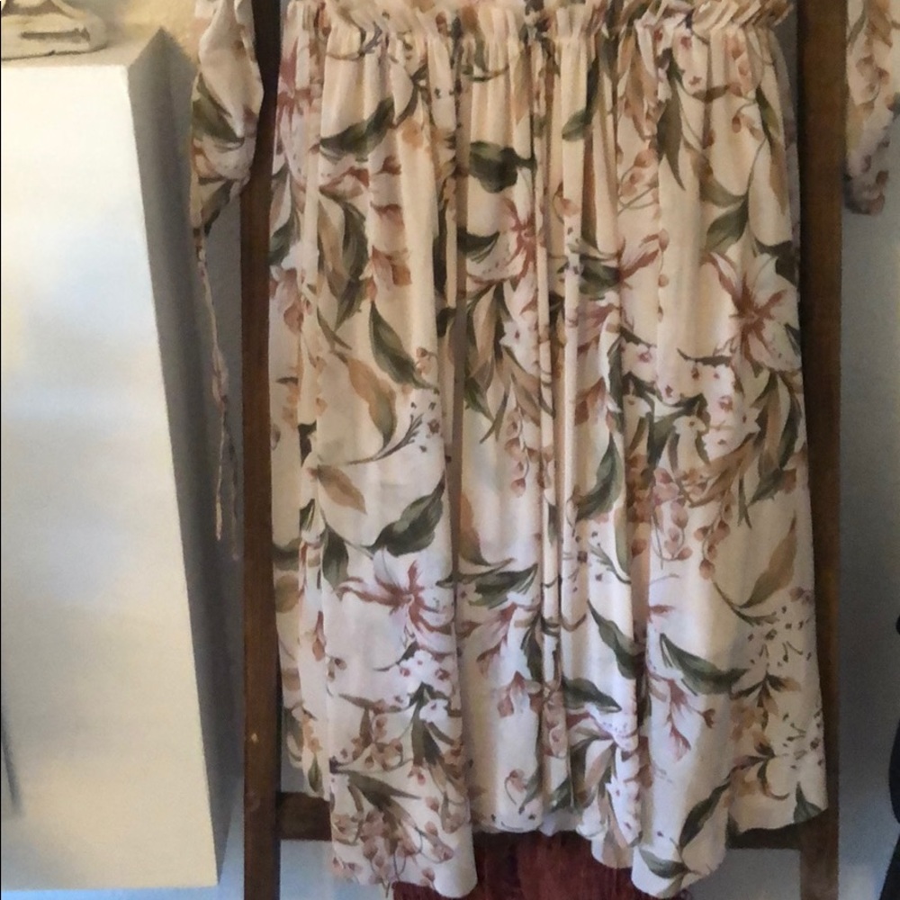 Topshop flowy floral dress - Picture 2 of 7